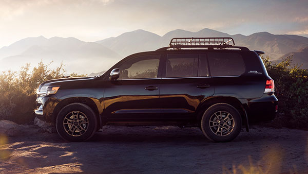 70-ാം വാർഷികം കളറാക്കാൻ ടൊയോട്ട; ലാൻഡ് ക്രൂയിസർ 300 ഓഗസ്റ്റിൽ എത്തിയേക്കും