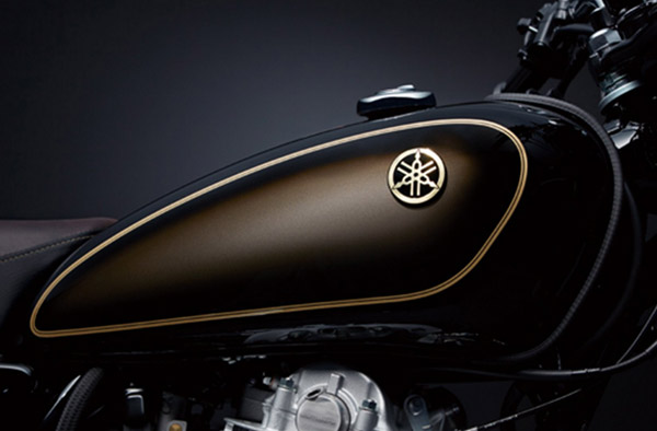 കാലങ്ങൾ നീണ്ടുനിന്ന ക്ലാസിക് മോഡലിന് വിട; ഓൾഡ് സ്കൂൾ SR400 -ന്റെ ഫൈനൽ എഡിഷൻ പുറത്തിറക്കി യമഹ