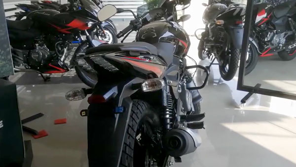 ഡീലർഷിപ്പുകളിൽ എത്തിത്തുടങ്ങി; 2021 ബജാജ് പൾസർ 180 ഉടൻ വിപണിയിലേക്ക്