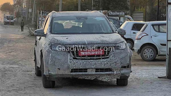 മഹീന്ദ്ര XUV500 മിഡ് വേരിയന്റിന്റെ വിവരങ്ങള്‍ അറിയാം; പരീക്ഷണ ചിത്രങ്ങള്‍ പുറത്ത്