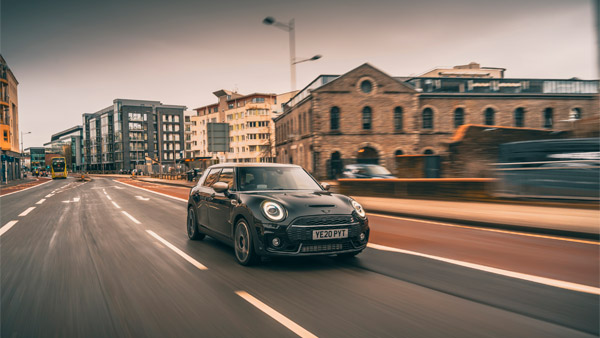 ക്ലബ്‌മാൻ കൺട്രിമാനായി പുതിയ ഷാഡോ എഡിഷൻ അവതരിപ്പിച്ച് മിനി