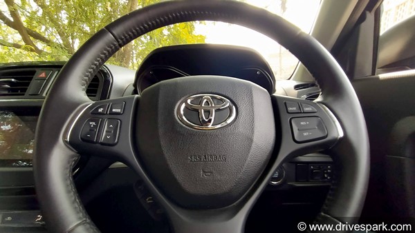 വിറ്റാര ബ്രെസ്സയേക്കാൾ മികച്ചതാണോ ടൊയോട്ട അർബൻ ക്രൂയിസർ? റോഡ് ടെസ്റ്റ് റിവ്യൂ