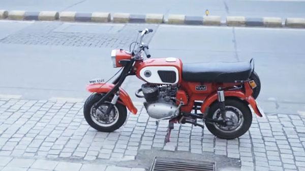 ക്ലാസിക് ലുക്കിൽ ഇന്നും ക്യൂട്ടായി രാജ്ദൂത് ബോബി; വീഡിയോ