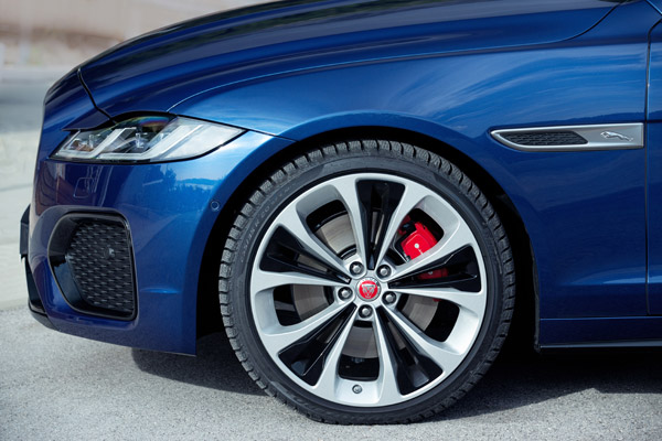 കൊറോണയുടെ അന്തകൻ എന്ന് വിശേഷണവുമായി പുതിയ ക്യാബിൻ എയർ ഫിൽറ്റർ അവതരിപ്പിച്ച് ജാഗ്വർ