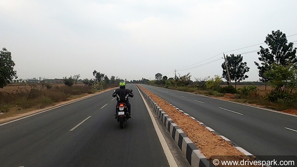 പുത്തന്‍ നിറങ്ങളും കണക്ടിവിറ്റി ഫീച്ചറുകളും; 2021 റോയല്‍ എന്‍ഫീല്‍ഡ് ഹിമാലയന്റെ റിവ്യൂ വിശേഷങ്ങള്‍
