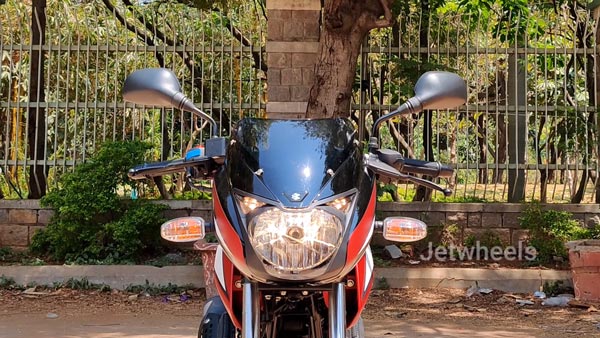 മാറ്റ് റെഡ് അഴകിലൊരുങ്ങി ബജാജ് പൾസ്ർ 150 ഇരട്ട ഡിസ്ക് വേരിയന്റ്