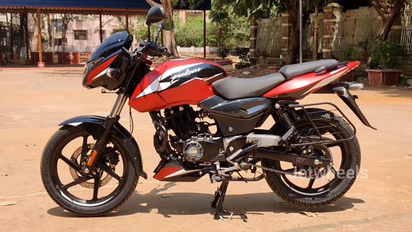 മാറ്റ് റെഡ് അഴകിലൊരുങ്ങി ബജാജ് പൾസ്ർ 150 ഇരട്ട ഡിസ്ക് വേരിയന്റ്