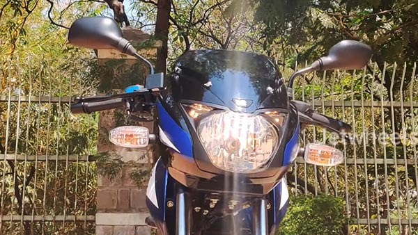 പൾസർ 180 മോഡലിനും പുതിയ കളർ ഓപ്ഷൻ സമ്മാനിച്ച് ബജാജ്