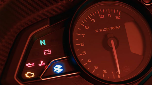 'റേസിംഗ് ത്രിൽ അൺ‌ലിഷഡ്' കൂടുതൽ സ്പോർട്ടിയറായി ബജാജ് പൾസർ RS200; പരസ്യ വീഡിയോ കാണാം