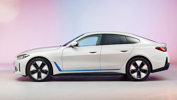 ഓൾ-ഇലക്ട്രിക് i4 സ്പോർട്ട് സെഡാൻ അവതരിപ്പിച്ച് ബി‌എം‌ഡബ്ല്യു