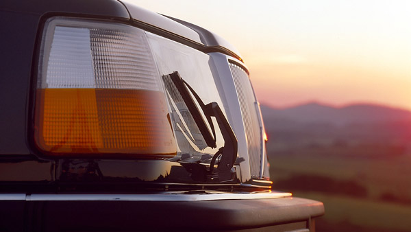 ഹെഡ്‌ലൈറ്റ് വാഷർ & വൈപ്പർ; ഒരു കാലത്ത് പ്രായോഗിക ആഢംബരത്തിന്റെ നിഴലായിരുന്ന ഫീച്ചർ