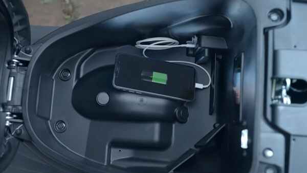 ഡെസ്റ്റിനി 125, മാസ്‌ട്രോ എഡ്ജ് മോഡലുകളുടെ 100 മില്യണ്‍ പതിപ്പ് അവതരിപ്പിച്ച് ഹീറോ