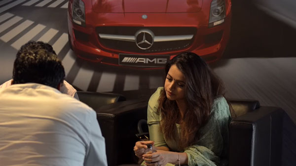 മെര്‍സിഡീസ് ബെന്‍സിന്റെ വലിയ ആരാധിക; C-ക്ലാസ് സ്വന്തമാക്കി നടി ഭാവന