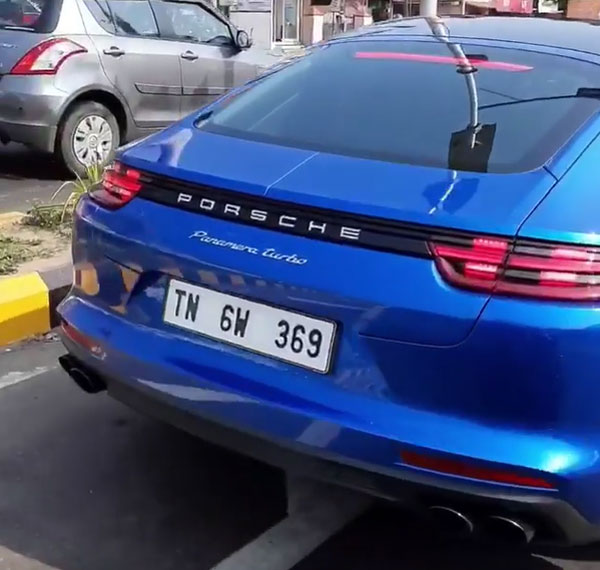 ട്രാഫിക് നിയമം തെറ്റിച്ചു; ദുല്‍ഖര്‍ സല്‍മാന്റെ കാര്‍ പുറകോട്ടെടുപ്പിച്ച് പൊലീസ്, വീഡിയോ