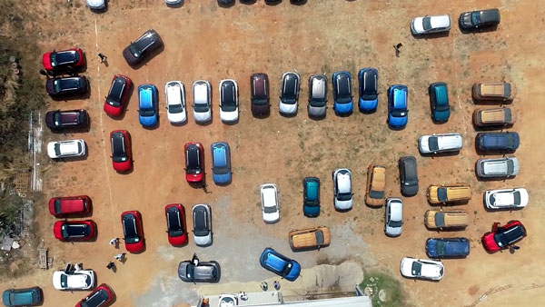 സൈക്കിൾ റാലി പോലൊരു കൈഗർ റാലി; ഒരുമിച്ച് 100 യൂണിറ്റ് ഡെലിവറി ചെയ്ത് റെനോ ഡീലർ