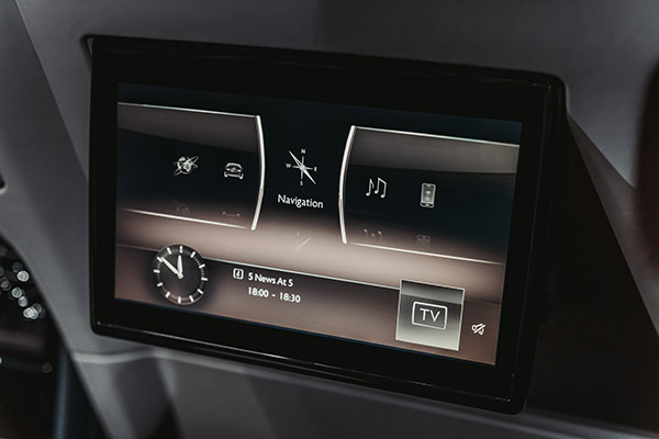 മികച്ച സ്വകാര്യതയ്ക്കായി പ്രൈവസി സ്യൂട്ട് അവതരിപ്പിച്ച് റോൾസ് റോയ്‌സ് ഫാന്റം