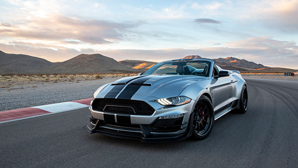 കരോൾ ഷെൽബിയുടെ 98-ാം ജന്മദിനത്തോടനുബന്ധിച്ച് ലിമിറ്റഡ് എഡിഷൻ മോഡലുകൾ അവതരിപ്പിച്ച് ഷെൽബി അമേരിക്കൻ