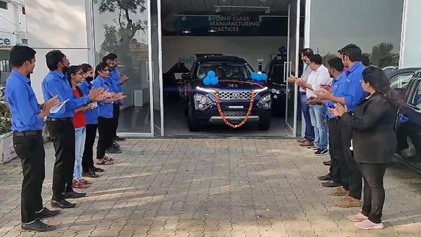 ഒറ്റ ദിവസത്തിൽ സെഞ്ചുറിയടിച്ച് ടാറ്റ സഫാരി ഡെലിവറി