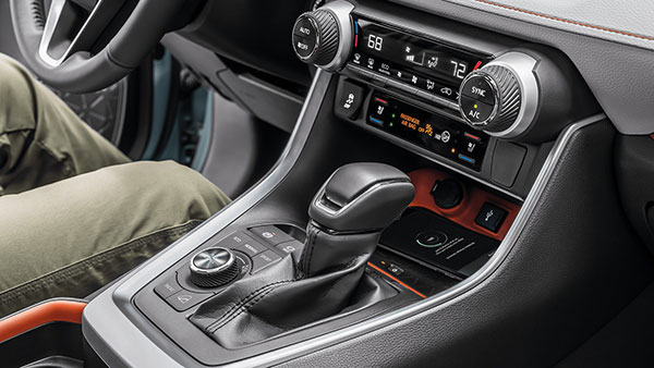 ടൊയോട്ട RAV4 ഹൈബ്രിഡ് എസ്‌യുവിയുടെ പുതിയ പരീക്ഷണ ചിത്രങ്ങൾ പുറത്ത്; അരങ്ങേറ്റം ഉറപ്പിക്കാം