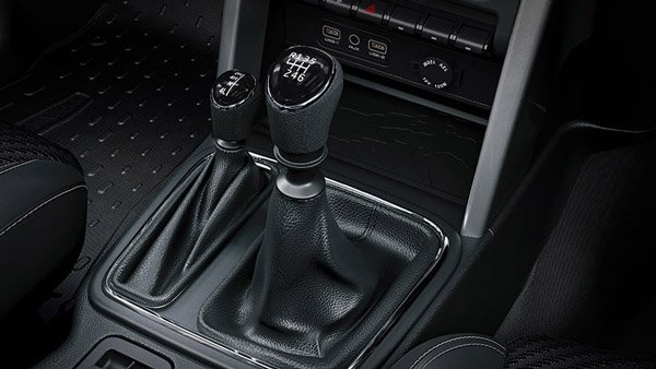 സൈഡ് ഫെയ്‌സിംഗ് പിന്‍ സീറ്റുകളുമായി മഹീന്ദ്ര ഥാര്‍; സ്‌പൈ ചിത്രങ്ങള്‍