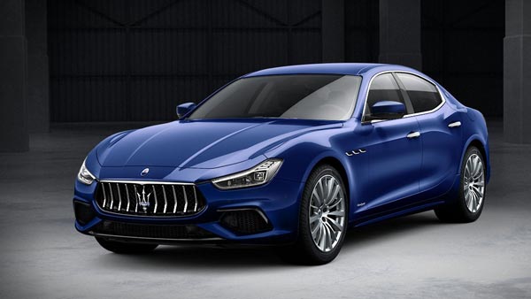 വിമാനം ഇറങ്ങിയതിനു ശേഷം സൂപ്പർ കാറിൽ കുതിക്കാം, എയർപ്പോർട്ടിൽ ലംബോർഗിനി, മസ്താംഗ് മോഡലുകൾ വാടകയ്ക്ക്