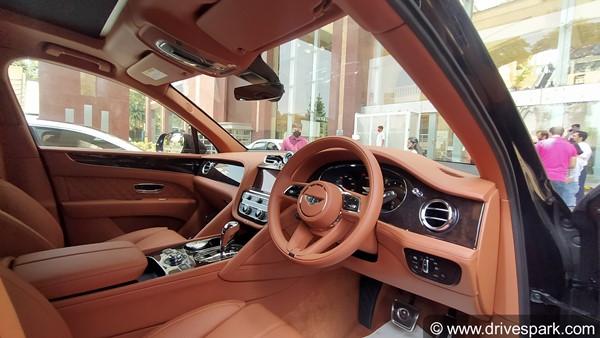 2021 ബെന്റേഗ, ന്യൂ ഫ്ലൈയിംഗ് സ്പര്‍ മോഡലുകള്‍ ബെംഗളൂരുവില്‍ പ്രദര്‍ശിപ്പിച്ച് ബെന്റ്‌ലി