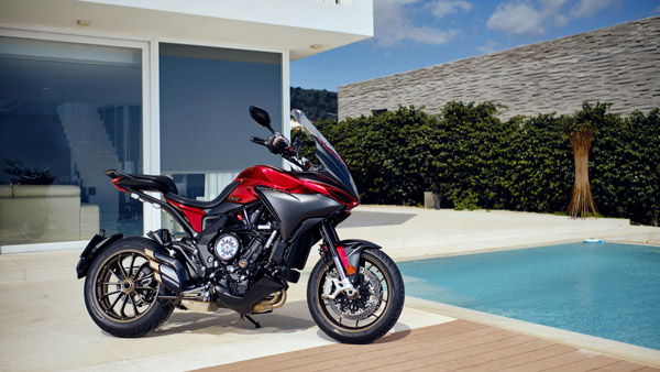 കാഴ്ച്ചയിൽ ആരെയും മോഹിപ്പിക്കും, പുതുക്കിയ ടൂറിസ്മോ വെലോസുമായി എംവി അഗസ്റ്റ