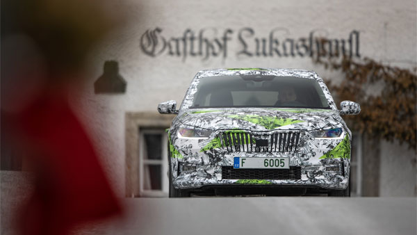 ഷാർപ്പ് ലുക്കിൽ പുത്തൻ ഫാബിയ; ടീസർ പങ്കുവെച്ച് സ്കോഡ