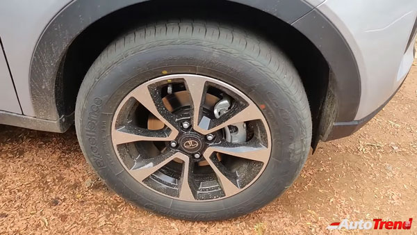 നവീകരിച്ച ടാറ്റ നെക്‌സോണ്‍ മികച്ചതോ? അടുത്തറിയാം; വീഡിയോ