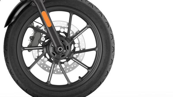 പുതുമകളോടെ 2021 സ്ട്രീറ്റ് ട്വിൻ ഇന്ത്യൻ വിപണിയിൽ അവതരിപ്പിച്ച് ട്രയംഫ്