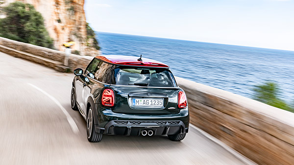 കാഴ്ച്ചയിൽ കൂടുതൽ സ്പോർട്ടിയർ, 2022 മോഡൽ ജോൺ കൂപ്പർ വർക്ക്സ് പുറത്തിറക്കി മിനി