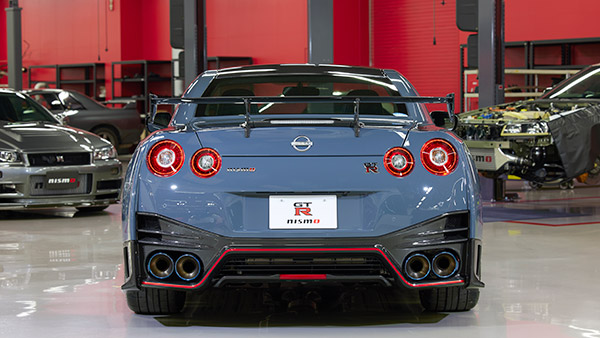 2022 മോഡൽ ജിടി-ആർ നിസ്‌മോ സ്പോർട്‌സ് കാറിനെ അവതരിപ്പിച്ച് നിസാൻ