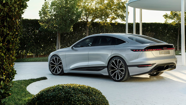 A6 ഇ-ട്രോണ്‍ കണ്‍സെപ്റ്റ് പതിപ്പിനെ പ്രദര്‍ശിപ്പിച്ച് ഔഡി