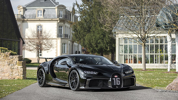 ചിറോൺ സൂപ്പർ കാറിന്റെ 300 യൂണിറ്റ് ഉത്‌പാദനം പൂർത്തിയാക്കി ബുഗാട്ടി