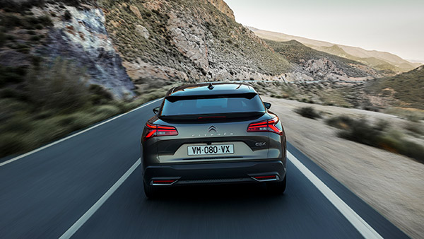 ക്രോസ്ഓവർ ശൈലിയുള്ള സെഡാൻ, 2022 C5X മോഡലിനെ അവതരിപ്പിച്ച് സിട്രൺ