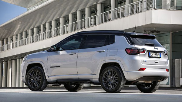 പരിഷ്കരണങ്ങളോടെ 2022 കോമ്പസ് ഫെയ്‌സ്‌ലിഫ്റ്റ് അവതരിപ്പിച്ച് ജീപ്പ്