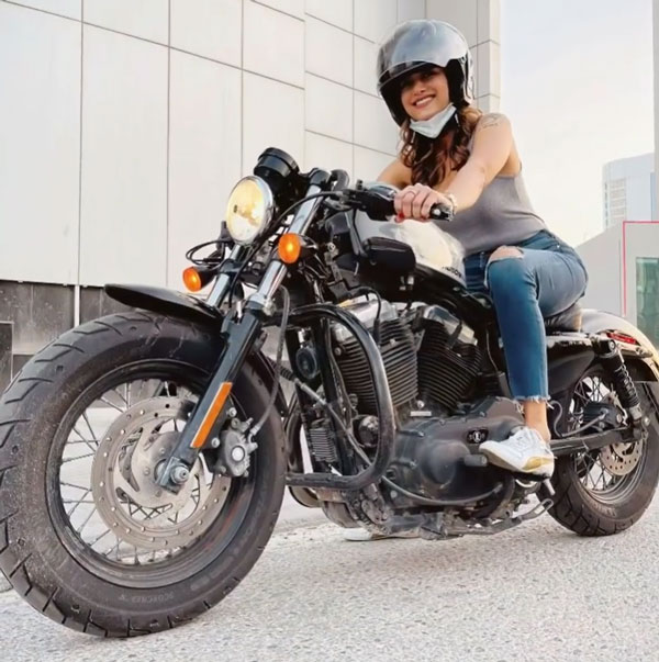 ഹാർളിയിൽ ചുറ്റികറങ്ങി മമ്ത; വീഡിയോ വൈറൽ