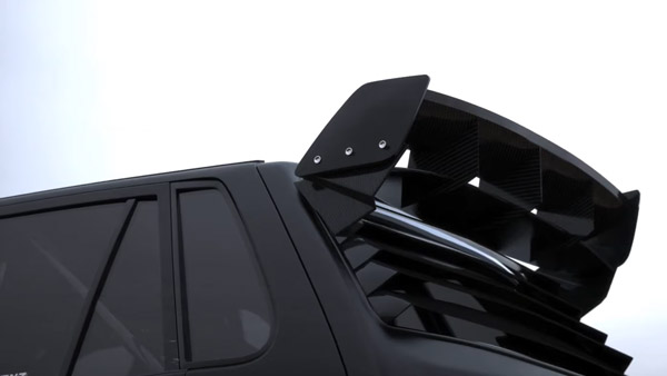 ബാക്ക് എഞ്ചിനുമായി അഗ്രസ്സീവ് മാരുതി 800 ഓവർകില്ലർ ഹോട്ട് ഹാച്ച്