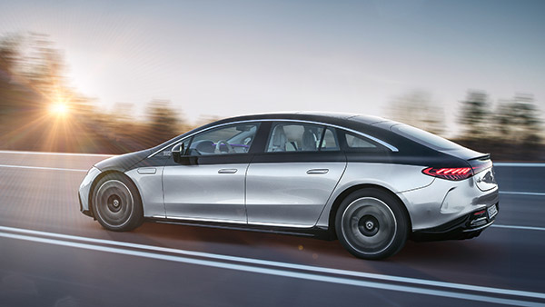മുൻനിര EQS ആഢംബര ഇലക്ട്രിക് സെഡാൻ അവതരിപ്പിച്ച് മെർസിഡീസ്