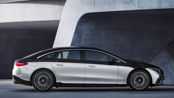 മുൻനിര EQS ആഢംബര ഇലക്ട്രിക് സെഡാൻ അവതരിപ്പിച്ച് മെർസിഡീസ്
