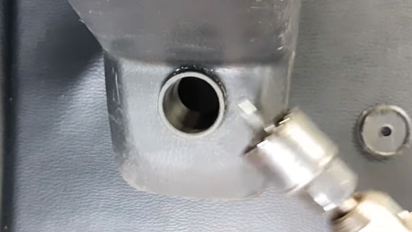 പുറകിൽ അത്ര തണുപ്പ് പോര? വെറും 80 രൂപ ചെലവിൽ പിൻ എസി വെന്റ് സജ്ജമാക്കാം; വീഡിയോ