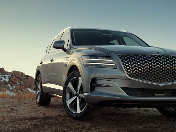 ദുബായ് പൊലീസ് ഫ്ലീറ്റിന് പുത്തൻ മുഖഭാവവുമായി ജെനസിസ് GV80 എസ്‌യുവി