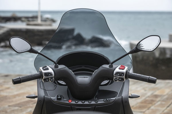 MP3 ത്രീ വീലര്‍ സ്‌കൂട്ടര്‍ ശ്രേണി നവീകരിച്ച് പിയാജിയോ