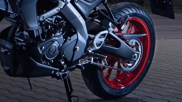 പ്രീമിയം റീട്ടെയില്‍ ശൃംഘല വിപുലീകരിച്ച് യമഹ; 25 -ാം ബ്ലൂ സ്‌ക്വയര്‍ ഔട്ട്‌ലെറ്റ് കൊച്ചിയിൽ