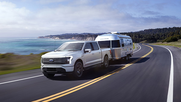 483 കിലോമീറ്റർ മൈലേജുമായി F150 ലൈറ്റ്നിംഗ് ഇലക്ട്രിക് പിക്കപ്പ് ട്രക്ക് പുറത്തിറക്കി ഫോർഡ്