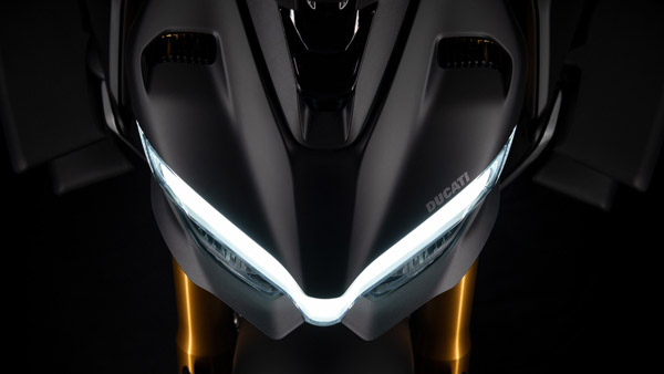 2021 സ്ട്രീറ്റ്‌ഫൈറ്റര്‍ V4 മോഡലിനെ അവതരിപ്പിച്ച് ഡ്യുക്കാട്ടി; വില 19.99 ലക്ഷം രൂപ