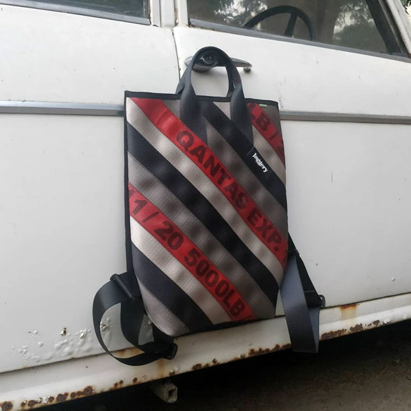 പഴയ വാഹനങ്ങളില്‍ നിന്ന് മനോഹരമായ ബാഗുകള്‍; പരിചയപ്പെടാം ഗൗതം മാലിക്കിനെ