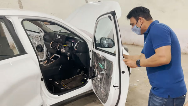 ആഢംബര കാറുകളോട് കിടപിടിക്കുന്ന അകത്തളവുമായി കിയ സോനെറ്റ്; വീഡിയോ