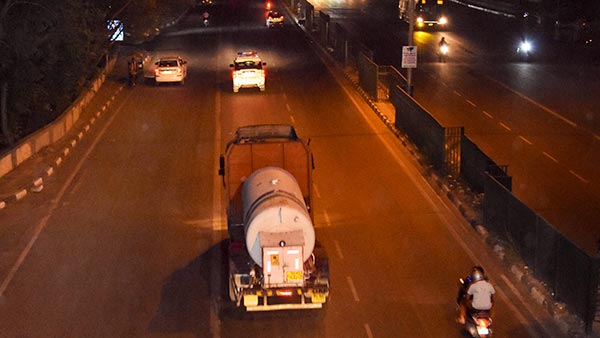 ഓക്‌സിജന്‍ കണ്ടെയ്‌നറുകള്‍ക്ക് GPS നിര്‍ബന്ധമെന്ന് റോഡ് മന്ത്രാലയം