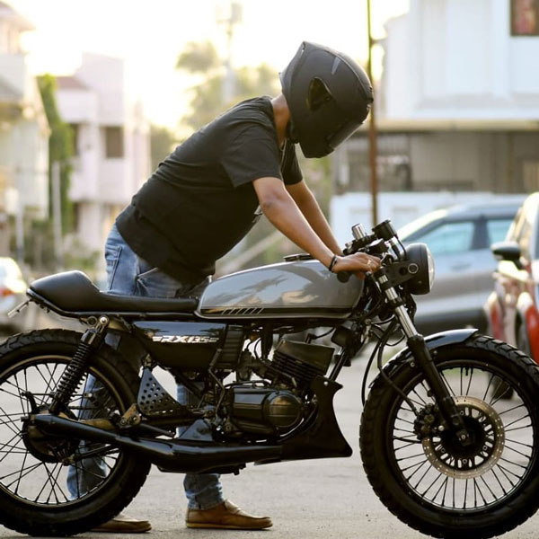 കഫേ റേസർ പരവേഷത്തിൽ അണിഞ്ഞൊരുങ്ങി യമഹ RX 135